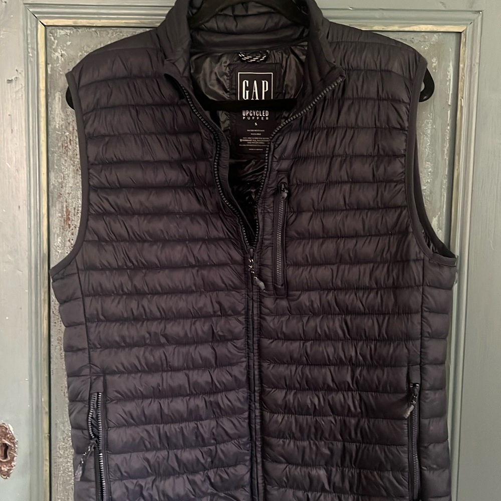 Gap upcycled puffer vest